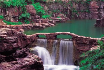 焦作云台山一日游【1-12人专车专导独立小团】【[轻奢小团]专车专导独立成团， 全程无购物轻松出游。】