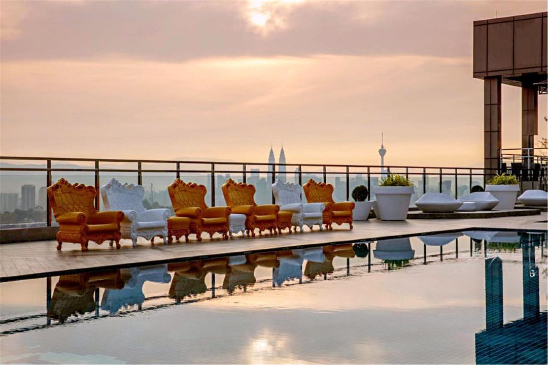 Sky Pool Designer Suite 2-7Pax at KL City