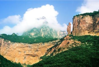 八里沟景区一日游【纯玩含门票+车费＋景区交通车45元自理】【八里沟景区荟萃了太行山水精华，集奇、险、俊、秀、幽于一谷 号称“太行之魂、中华风骨”】