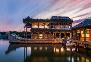 北京慕田峪长城+颐和园一日活动【中英双语导游◉可升级私家小团】【[套餐多样化]畅游2大5A级景区，包含景点门票无需您预约，可升级私人定制，五环内专车接送。】