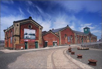 巨人之路+黑暗树篱+堤岸沿海峡谷一日游【私家团包车游 I 中英文司导 I 行程可沟通调整】