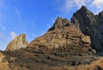 日本登别温泉镇-登别地狱谷-大汤沼-蓬莱门【北海道中文专车】【中文专车出行，景点灵活调整，打卡经典，游玩自己定义，无需等待，专属贴心服务，尽享惬意旅程】