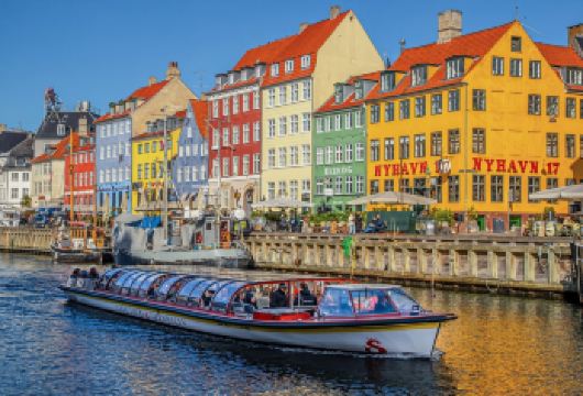 丹麦哥本哈根阿美琳堡宫+新港一日游/行程可调-可多日游【精选热门景点，高效游玩不走回头路，深度了解文化内涵，贴心服务保障，轻松享受旅程，性价比超高的旅行。】