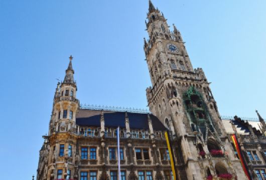 玛利亚广场+慕尼黑动物园+特蕾西娅草坪+慕尼黑新市政厅一日游【精品包车，私享空间，上门接送，轻松出行】