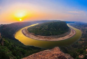 老牛湾黄河大峡谷旅游区+昭君博物院一日游【包车游/上门接 】【专属客服一对一服务，行前途中售后24h接待，省心出行】