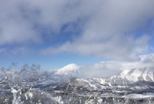 日本北海道青池-白须瀑布-层云峡-糠平湖【北海道中文专车】【中文专车出行，景点灵活调整，打卡经典，游玩自己定义，无需等待，专属贴心服务，尽享惬意旅程】