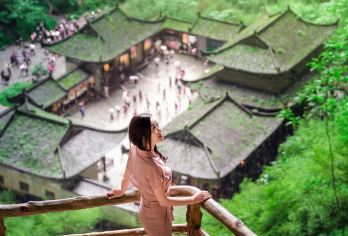 重庆武隆天生三桥+龙水峡地缝+乌江精华游船【8人团•航空车】【[自营直发·全新线路]武隆精华景点天坑+地缝+游船票，百分之99的线路都不去游船，同样价格我们多游船】