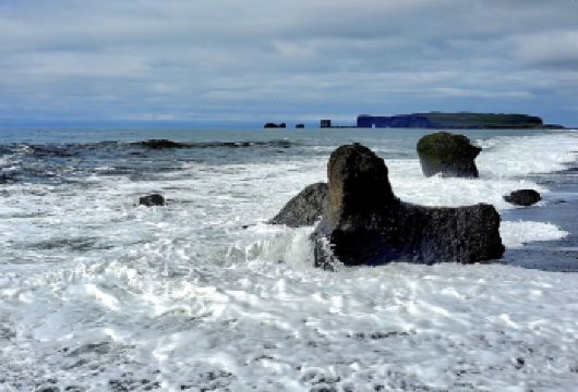 冰岛雷克雅未克-法律石+黄金瀑布可定制【中文专车-悦享旅途】【中文专车出行，景点灵活调整，打卡经典，游玩自己定义，无需等待，专属贴心服务，尽享惬意旅程】