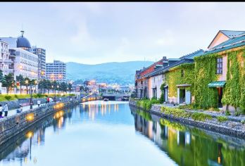 日本小樽运河-青之洞窟- 朝里川温泉【北海道中文专车】【中文专车出行，景点灵活调整，打卡经典，游玩自己定义，无需等待，专属贴心服务，尽享惬意旅程】