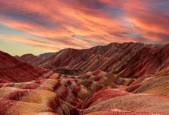 张掖七彩丹霞半日游【上门接送+长时间停留2-8人品质小团】【[自由行摄]可选至多6人小车团-上门接送，自由舒适、人少团小】