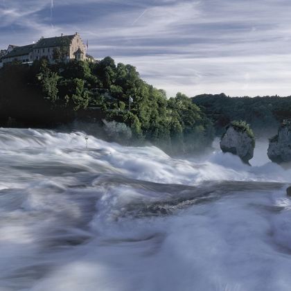 瑞士莱茵瀑布半日游|欧洲第一大瀑布|可选增加童话小镇施泰因