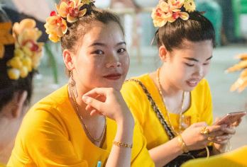 【边境游】西双版纳打洛国门+独树成林景区一日游|可选包车服务【产品行程中导游不主动推荐且不强制购物。】