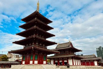 日本京都-琉璃光院-三千院-贵船神社-红叶满天 京都巡礼【专业行程定制，精选热门景点，高效游玩不走回头路，贴心服务保障，轻松】