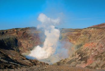 日本九州阿苏山&高千穗＆草千里＆一日游【福冈出发】【近距离探访活火山阿苏山，漫步草千里如茵草原，感受地球磅礴生命力。】