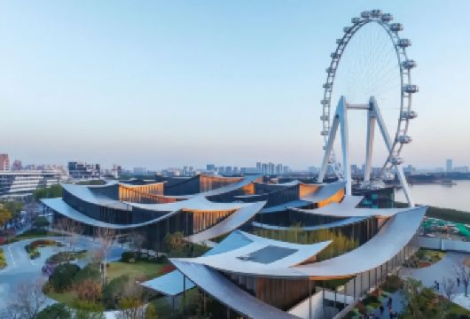 打卡苏州：登顶 “苏州之眼”逛诚品、访苏博，解锁城市雅趣一日【让你在开放式、互动式和探索式的体验中了解苏州城】