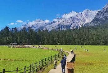 丽江玉龙雪山小索道云杉坪蓝月谷一日游纯玩8人小团赠衣氧【小索道云杉坪，同样的服务不一样的价格[特惠]！】