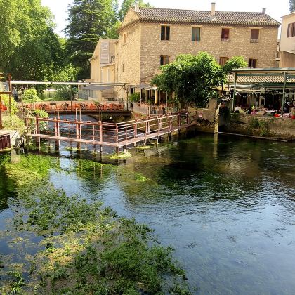 法国鲁西永+戈尔德+泉水城半日游|吕贝龙山村美景|上午出发