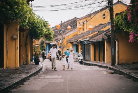 岘港和会安城市之旅，由英语司机陪同，行程自由【按照您自己的行程，沉浸式地探索岘港和会安城市之旅，无任何麻烦，可随时出发，享受***的旅程。 探索岘港的所有亮点：大佛像-龙桥-汉市场-大理石山-椰子林-会安镇......一日游。 陪同您的是能说一口流利英语的司机，他同时也是您的私人导游，为您在旅途中提供**的体验。】
