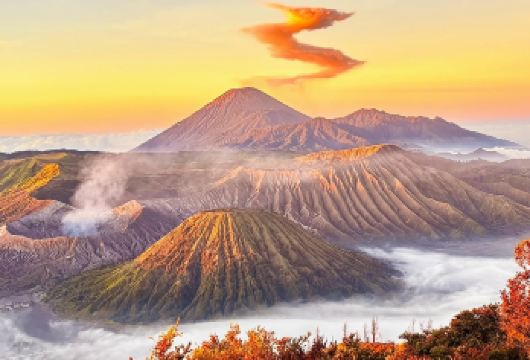 泗水布罗莫火山一日游【蓝色火焰玛琅泗水bromo徒步】【两人可成团，玩家级别领队，为您量身合适的行程安排及建议】