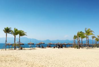 昆明+抚仙湖+禄充月亮湾+粉红沙滩+网红花海一日游·8人小团【2-8人舒适小团，休闲纯玩游遍高原水乡澄江抚仙湖自然风光】