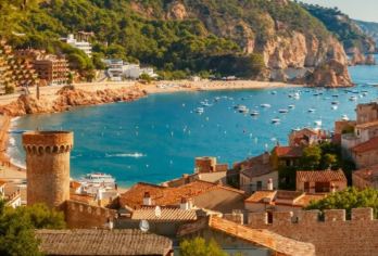 巴塞罗那一日游：滨海托萨+布拉内斯+提比达波山【拼车包车可选【[优质产品]网红出片线路，精华景点尽揽超美画面。】