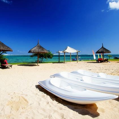 毛里求斯南部七色土+夏玛尔瀑布+黑河峡谷+大浪湾包车一日游