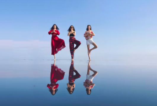 吉隆坡生态之旅：天空之镜+猴子山+老鹰+萤火虫+蓝眼泪一日游【雪兰莪天空之镜，一脚踏进现实，一脚踏入梦境，分不清是天上，还是人间。】