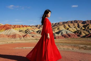 水墨丹霞+黄河石林一日游【包车游】【1，达人带队，精选线路，深度体验，创新玩法，贴心管家，摄影帮手，路上美景随走随停！】