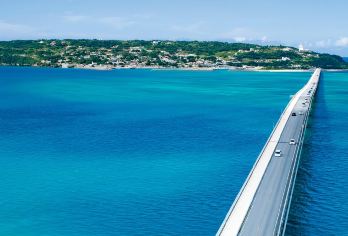 日本冲绳一日游南部知念岬+玉泉洞+濑长岛+系满海鲜集合点集合【冲绳世界文化王国、玉泉洞等门票已包含，省时又省心】