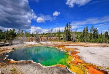 美国黄石国家公园一日游/行程可调-可定制多日游【精选热门景点，高效游玩不走回头路，深度了解文化内涵，贴心服务保障，轻松享受旅程，性价比超高的旅行。】