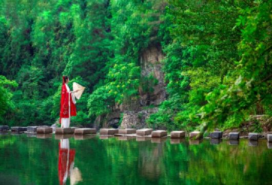 石台牯牛降一日游【池州站出发│含车费门票景交│满十人送向导】【[交通无阻]池州高铁站往返，为您解决交通问题，轻松打卡秘境野趣。】