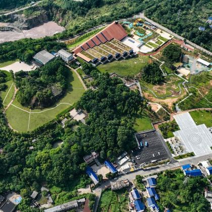 湖北黄石仙岛湖+滴水涯瀑布+铜绿山古铜矿遗址一日游中英文服务