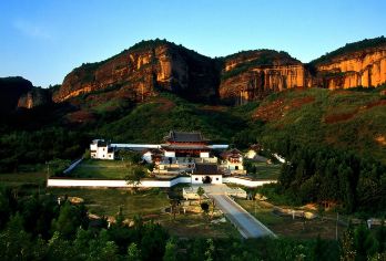 江西鹰潭龙虎山风景区+天师府+悬棺演出一日游【道教圣地】