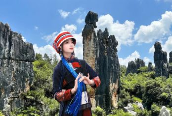 石林一日游：免费接+保证不进购物店+没有隐形消费+导游+午餐【[一价全含]我们承诺不进购物店，如进店退一赔十，纯玩品质旅游线路，含门票+导游+午餐+往返车位费】