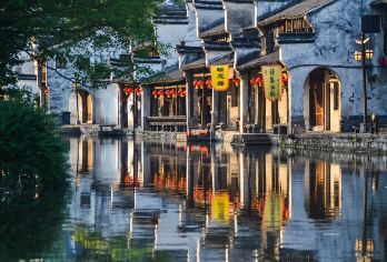 乌镇东栅+西栅一日游【杭州市区内免费接 水乡夜景】【匠心打造纯玩之旅，承诺无购物无强制消费，指定范围内接驳】