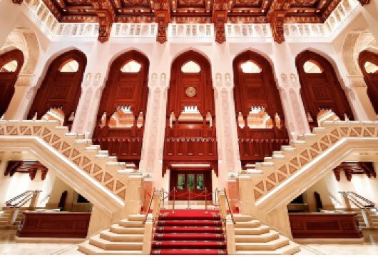 马斯喀特穆特拉堡+皇家歌剧院+老马托拉市场一日游丨中文司机【皇家歌剧院丨这里是马斯喀特具有代表性的一家歌剧院，剧院规模宏大，建造别致，剧院内装饰精美】