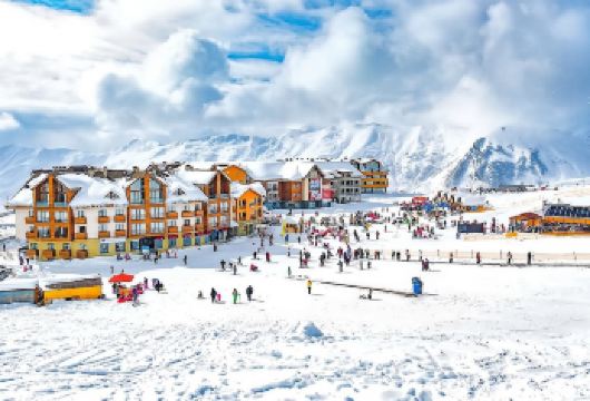 日瓦利水库+古道里观景台+阿娜努日要塞+帕萨努里+圣三一教堂【精品包车，私享空间，上门接送，轻松出行】