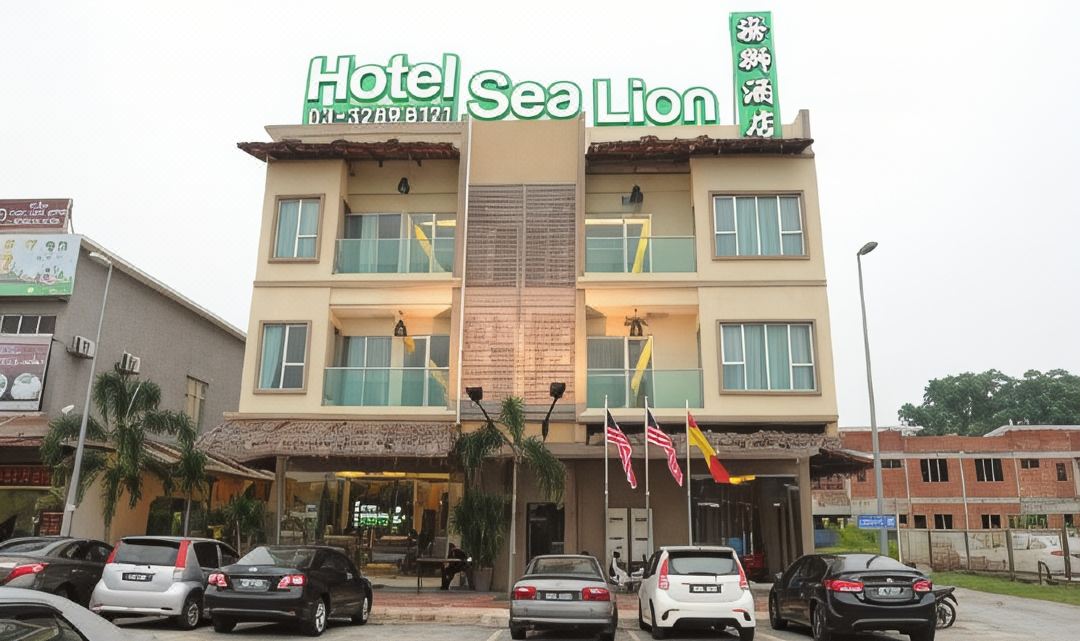 Sea Lion Firefly Concept Hotel