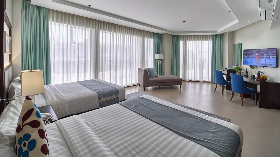 J7 Plaza Hotel Iloilo
