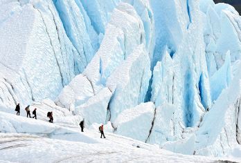 美国阿拉斯加州安克雷奇马塔努斯卡冰川徒步探索一日游【沿着古老的马塔努斯卡冰川徒步探索奥秘，游览风景美如画的马塔努斯卡山谷；】