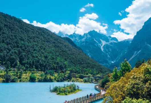 丽江玉龙雪山云杉坪+蓝月谷一日游【大巴团丨无需抢票丨赠大氧】【[安心出行]保证索道票！官方渠道出票，无需自行抢票，最晚可提前1天下单；[冬季特别安排日照金山观赏]】