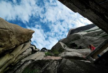 天柱山1日【纯玩含大门票/赠登山杖及旅意险/赏神秘谷炼丹湖】【全程纯玩无购物、一站式直达，含挂牌130元天柱山大门票，成人赠登山杖1个（1.2米以下不赠送）】
