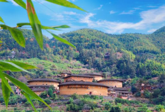 南靖土楼田螺坑+裕昌楼+塔下村一日游【私家团】四菜一汤+接送【[私家小团]根据人数安排用车，2人起订1单1车，师兼服，不拼陌生人，轻松游玩，出发时间自由不赶时间】