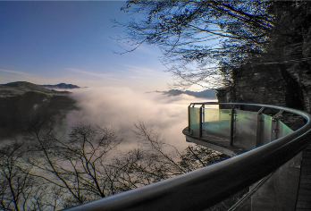 湖南凤凰古城+边城茶峒+清水江游船+矮寨奇观景区一日游【品质出游】