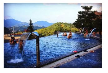 广西贺州+南乡温泉+酒店往返接送【当地司机，如果需要地陪，翻译等其他服务，可联系客服。】