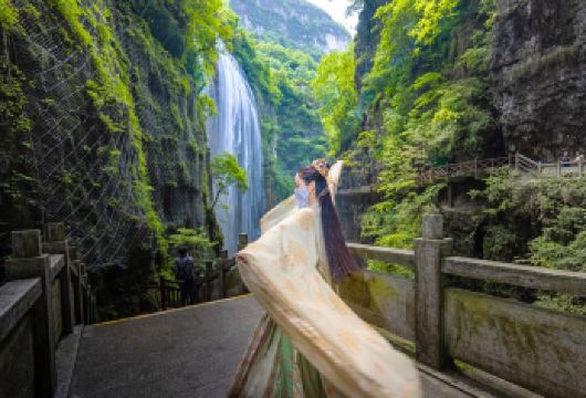 宜昌三峡大瀑布+金狮洞风景区+情人泉一日游【  天天发班】【，含门票跟车费，三站可接，天天发班】