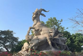 广州陈家祠+永庆坊+越秀公园+市博物馆+南越王博物馆1日游【探索广州人文，看广州古建筑+遗址+经典展览，听广州历史故事。舌尖上的美食体验，安排广州特色广式早茶。】