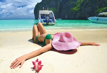 【含上岛费 接送】普吉皮皮岛+玛雅湾+蜜月岛一日游-出海浮潜【懒猫自营网红旗舰[海豚号][天境号]拉风开跑，海上吸睛利器，[天境号]赠送单反旅拍（每人5张）】