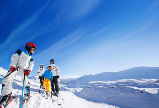兰州兴隆山滑雪场一日游【畅心滑雪+雪具雪服/赠暖心手套袜子】【还在愁寒冷的冬天没有地方可以去嗨嘛？】