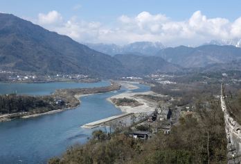 熊猫基地+都江堰景区一日游【2-6人精品小团/三环内包接送】【[专注小团]，[注重品质纯玩]，[人性化安排]，[三环内上门接送]】